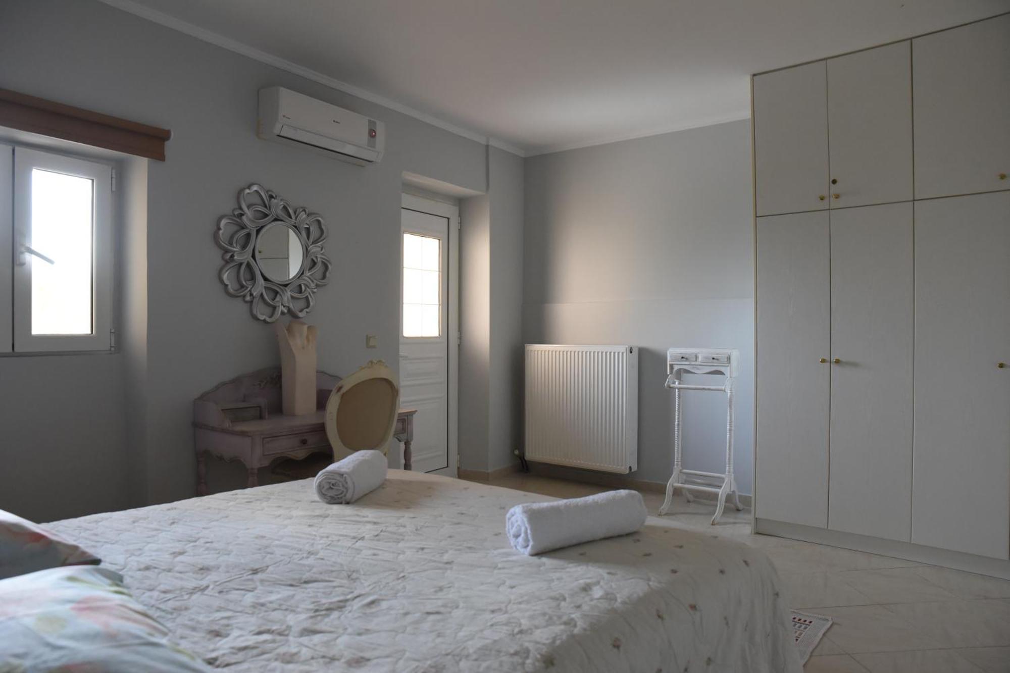 Apartment Maxim In Corfu Town Anemomylos