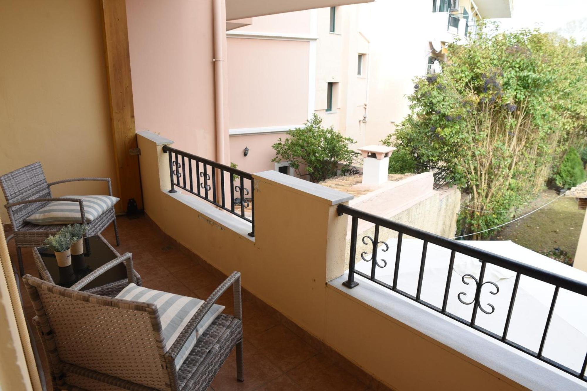 Maxim In Corfu Town * Anemomylos